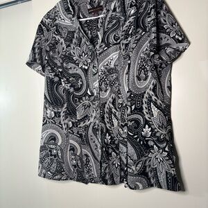 Dana Buchman Black and White Paisley Button Down Shirt